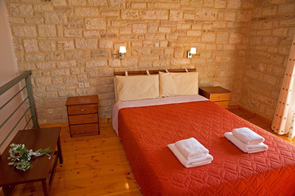 Enastron Villas Κυπαρισσία Δωμάτιο φωτογραφία